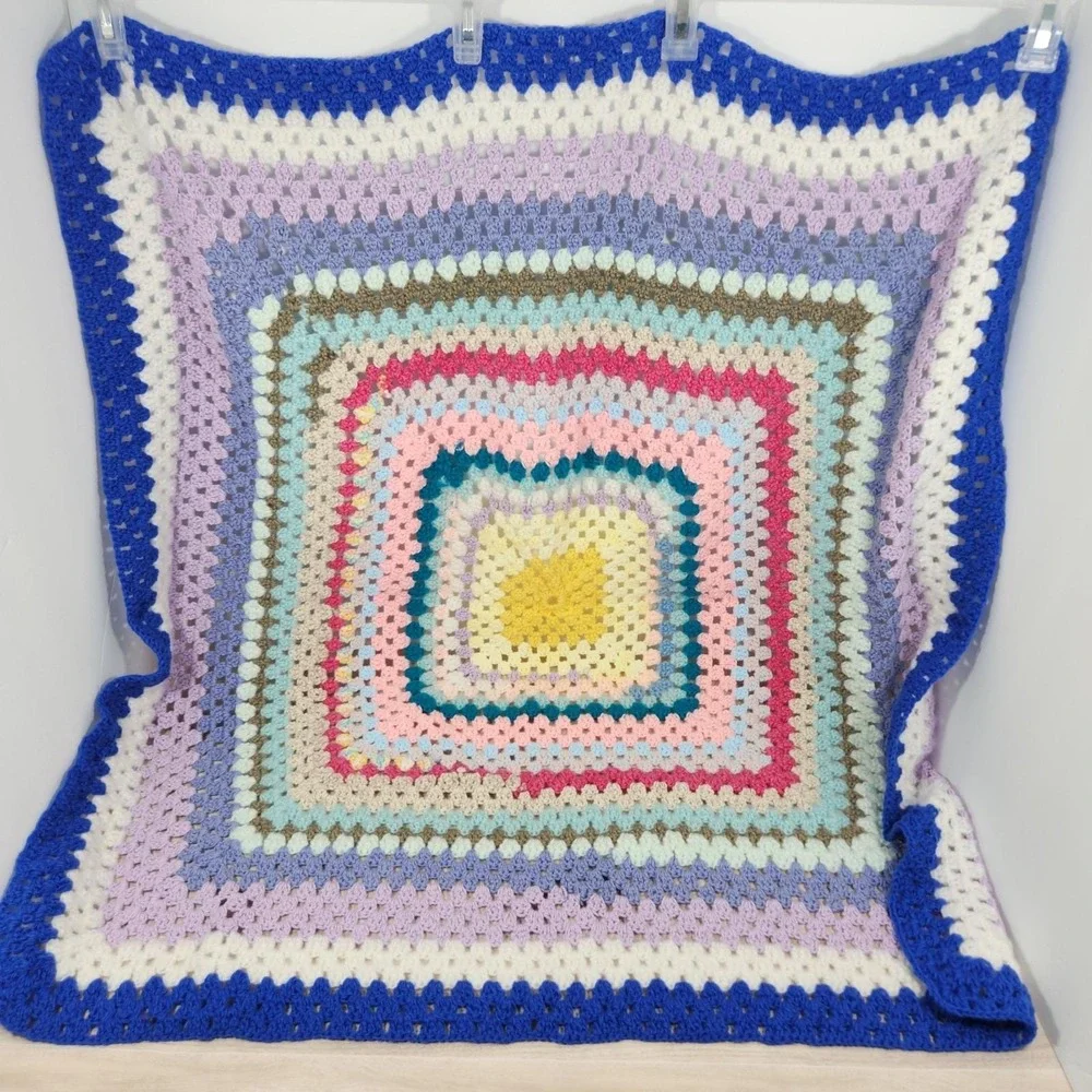 Crochet Small Afghan Knee‎ Throw/Baby/Crib Blanket Handmade Granny Square 35x35